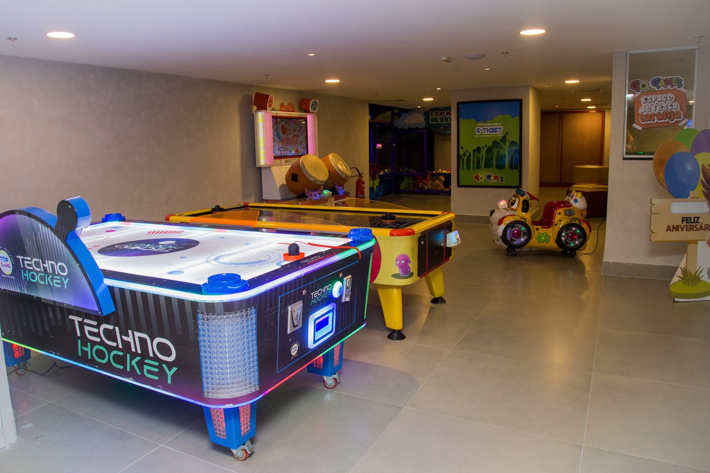 Air Hockey Techno — atração eletrônica Go Games Rio Jacarepaguá