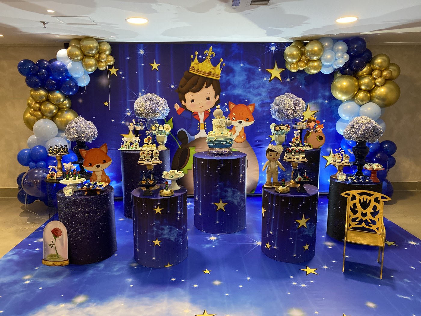 Festa temática Stitch no salão da Go Games Rio — festa infantil em Jacarepaguá